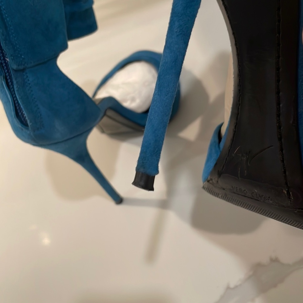 Deep jade sueded high heels Size 6.5 - Picture 11 of 14